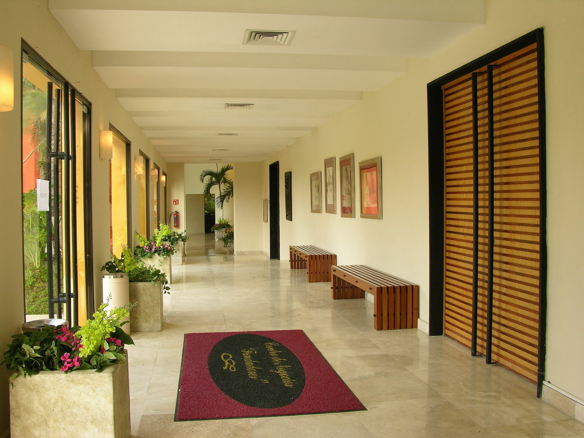 Hotel Terranova Coatzacoalcos Eksteriør bilde Interior of the Center for the Arts, 2007